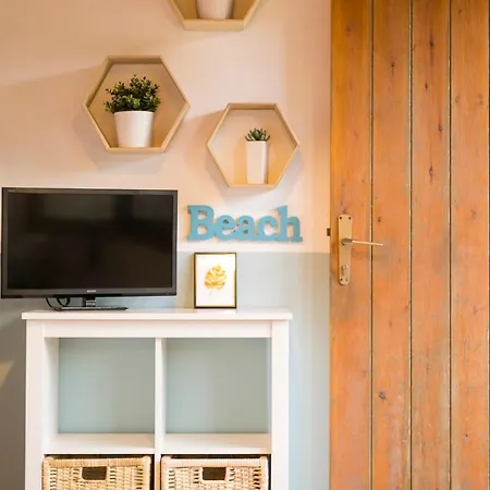 Semesterbostad #flh - Barefoot Beachfront Bungalows *