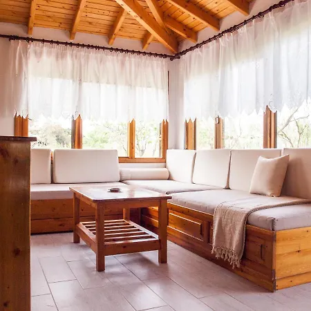 #flh - Barefoot Beachfront Bungalows