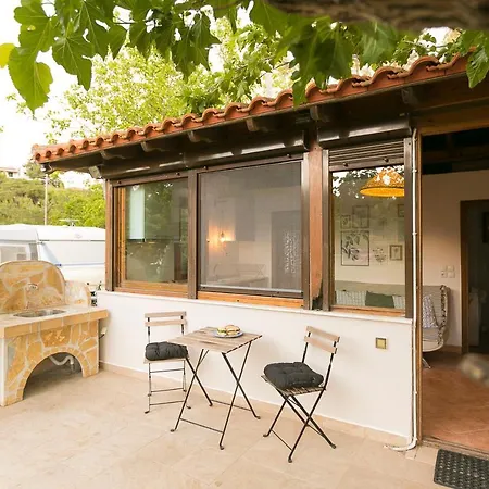 #flh - Barefoot Beachfront Bungalows *